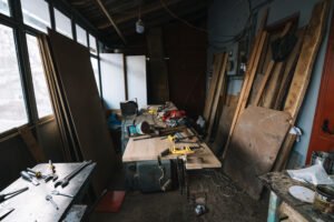 Les Dangers Cachés des Logements Insalubres à Laon et Comment les Éviter